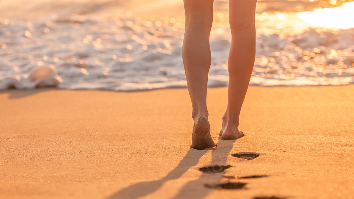 Michael Dumas pojechał ze swoimi przyjaciółmi na plażę w Pompano Beach na Florydzie. Jednak jeden dzień zabawy na piasku prześladował ich od tygodni. Stopy nastolatków zainfekował tęgoryjec.