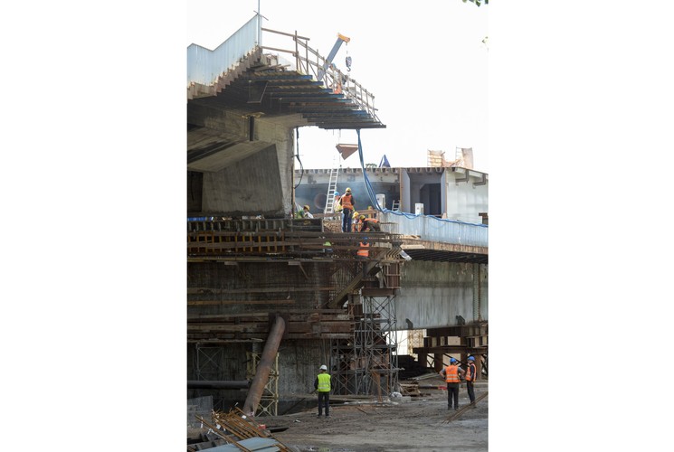 Po tym terminie będą co prawda prowadzone jeszcze prace wykończeniowe, ale nie wpłyną one na ruch samochodów.  <br><br>(obm/cat) PAP/Marcin Obara