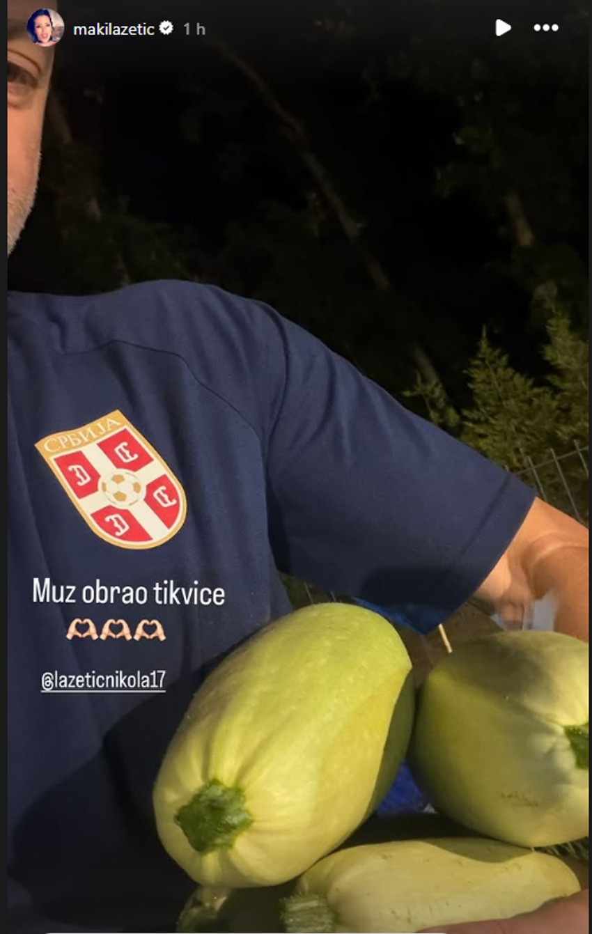 Sonja slikala muža u bašti