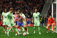 Szczęsny z czystym kontem, Lewandowski zaczął na ławce rezerwowych, Barcelona w finale