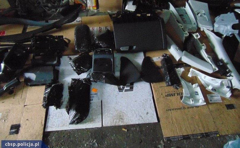 Rozmontowali pół tysiąca samochodów z Europy Zachodniej