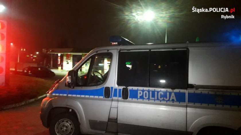 Napadł z nożem na stację, postrzelił go policjant.