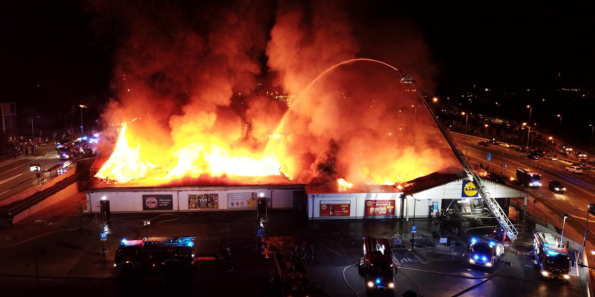 Pożar sklepu Lidl w Kielcach