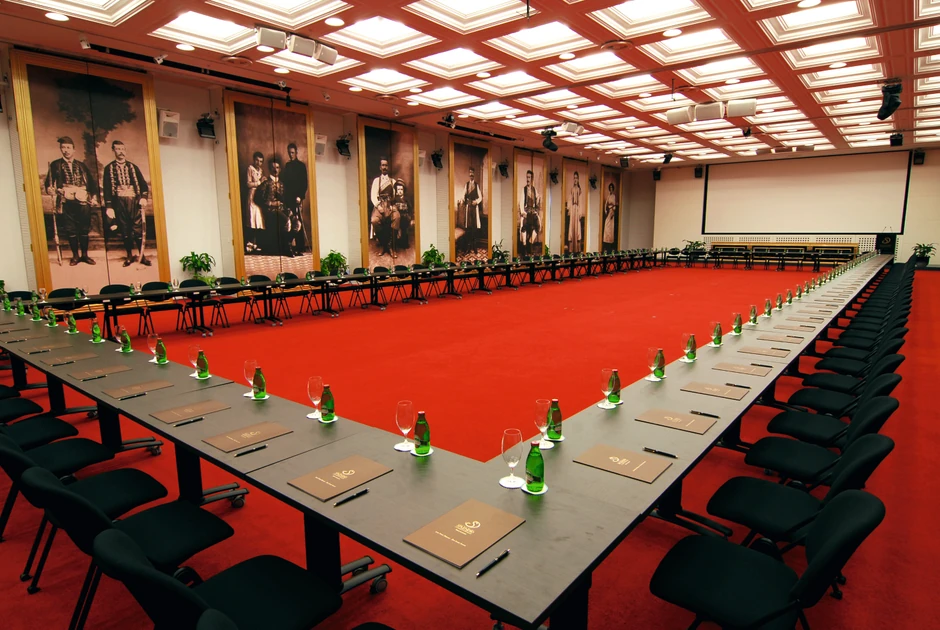 Splendid Conference & Spa Resort, nekada pionir u kongresnom turizmu Crne Gore, a danas jedno od najznačajnijih regionalnih središta kongresnog turizma
