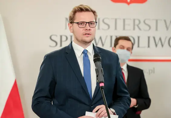 Szczepienia celebrytów. Wiceminister sprawiedliwości zapowiada zgłoszenie sprawy do prokuratury