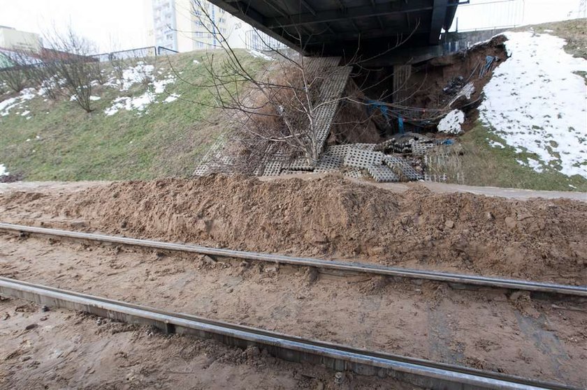 Rura zablokowała tramwaje!