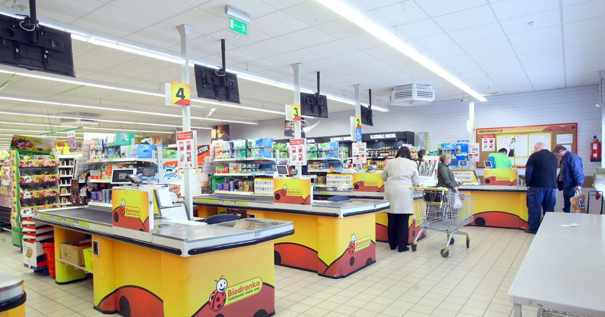 Biedronka musi zapłacić za mobbing. Kasjerka wygrała w sądzie