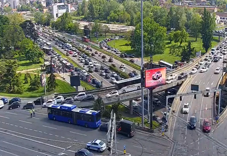 Potpuni kolaps na Autokomandi