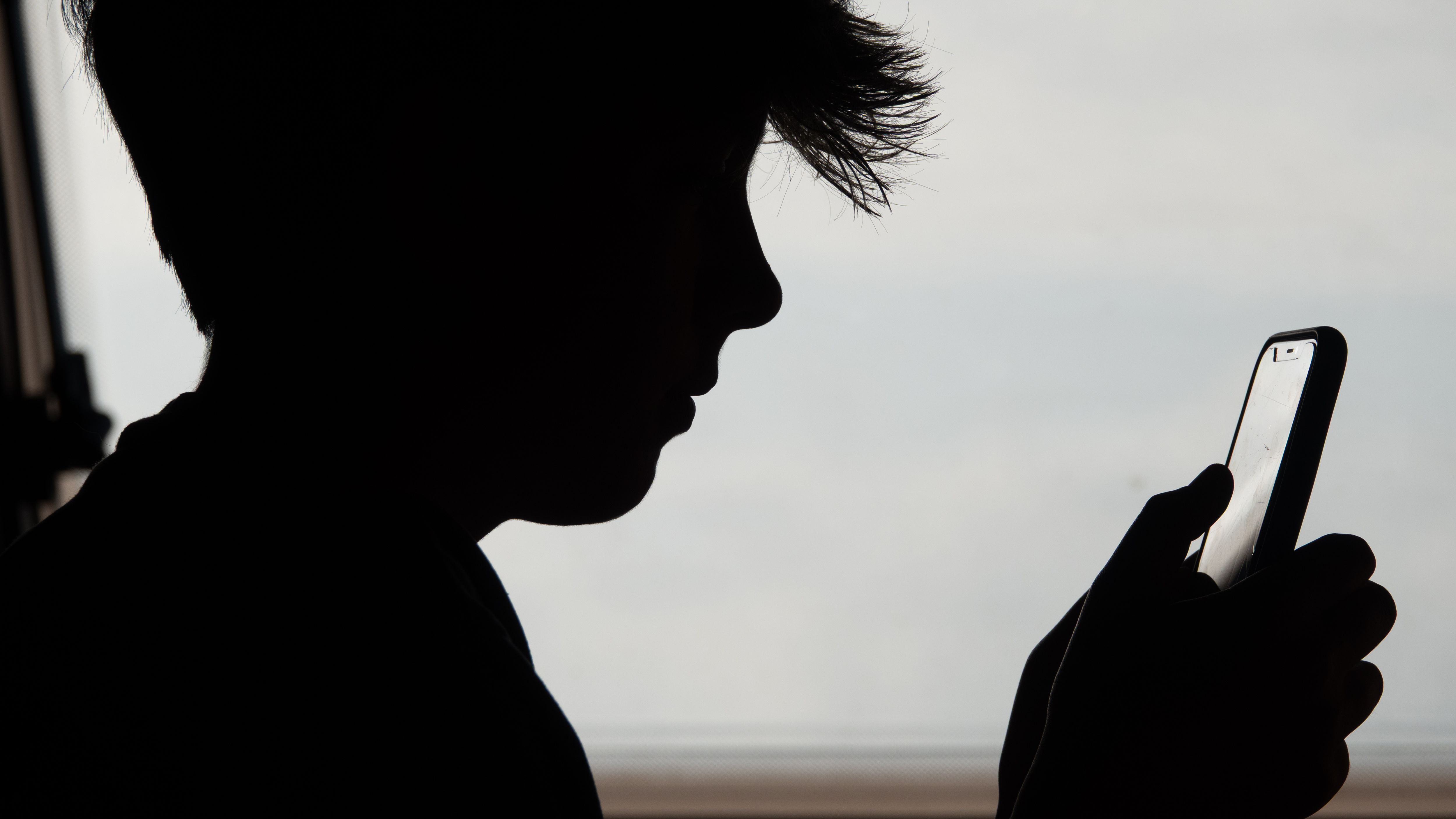 App di incontri: le usa il 23% degli adolescenti. Ecco cosa rivela un recente studio