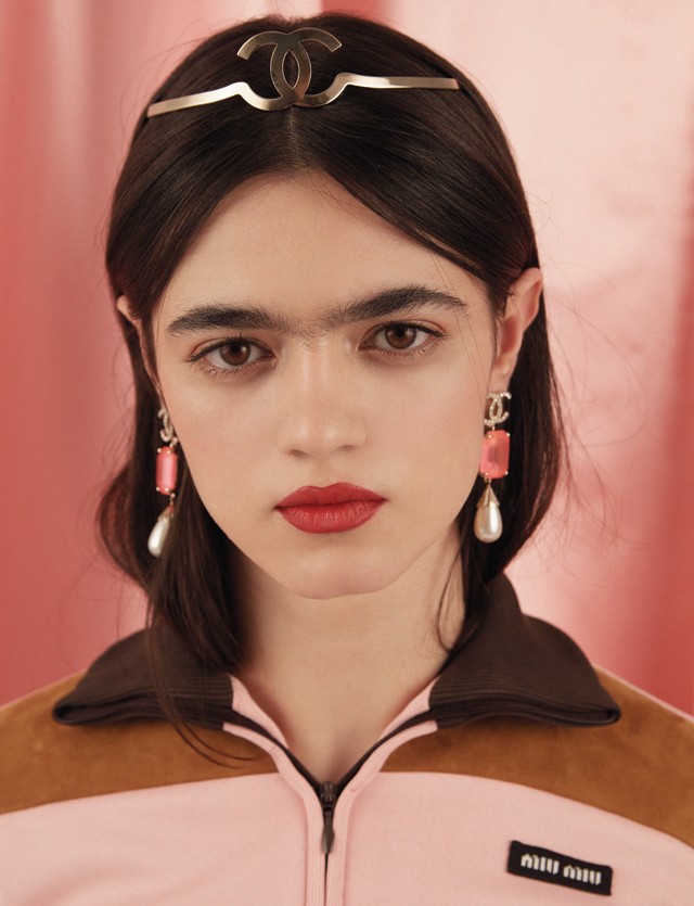 Fotó: Chus Antón Koncepció: Mapi Vidal Smink és haj: Yurema/Ana Prado Modell: Amalia Suárez/Anty Agency