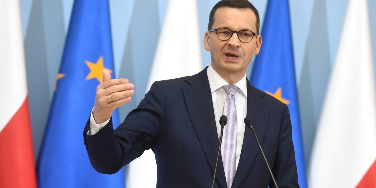 Premier Mateusz Morawiecki obiecuje emerytury bez PIT, le są haczyki. 