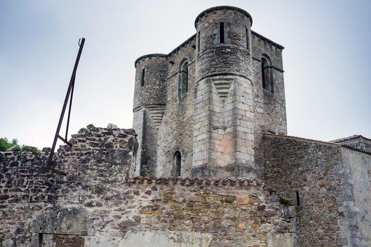 ORADOUR-SUR-GLANE. ŚWIADECTWO OKRUCIEŃSTWA WOJNY