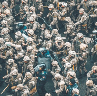 Kazachskie władze tłumią protesty i czyszczą kadry