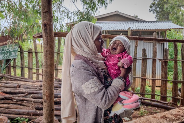 19-letnia Kalkidan Biniyan ze swoją 6-miesięczna córeczka Milki