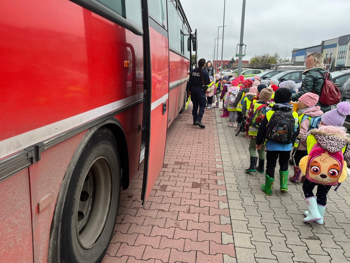 Gminy nie chcą dowozić dzieci do szkół