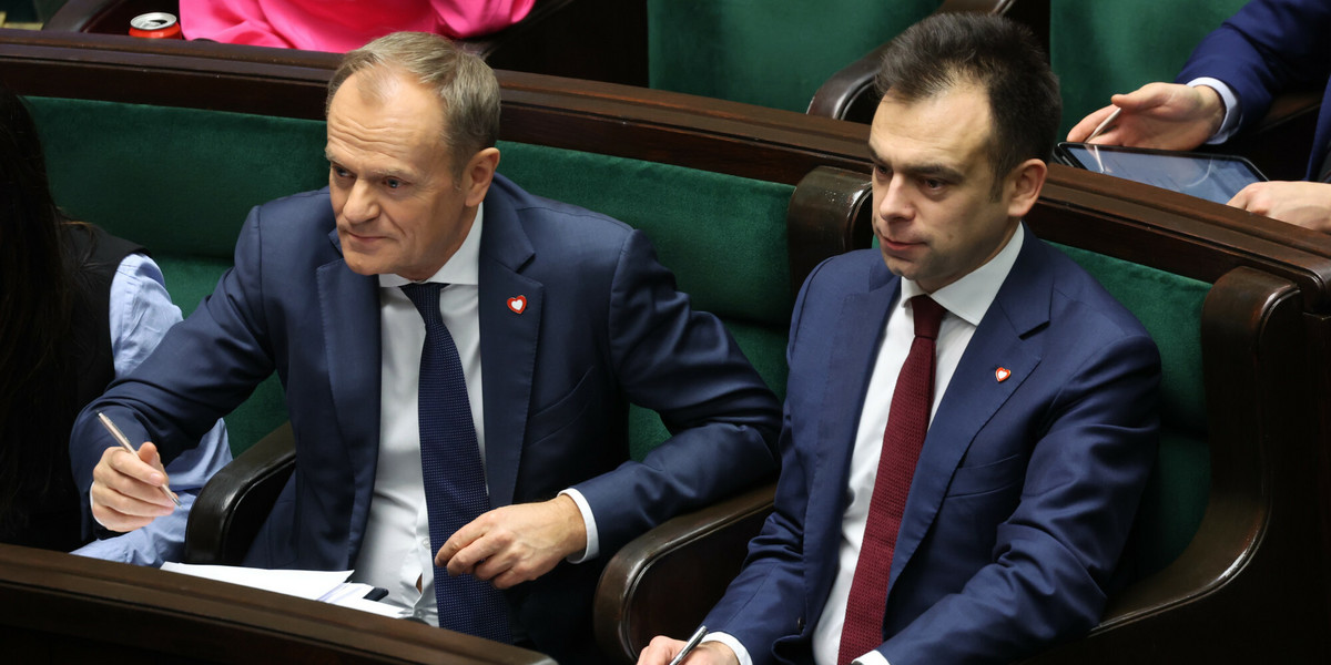 Premier Donald Tusk i minister finansów Andrzej Domański