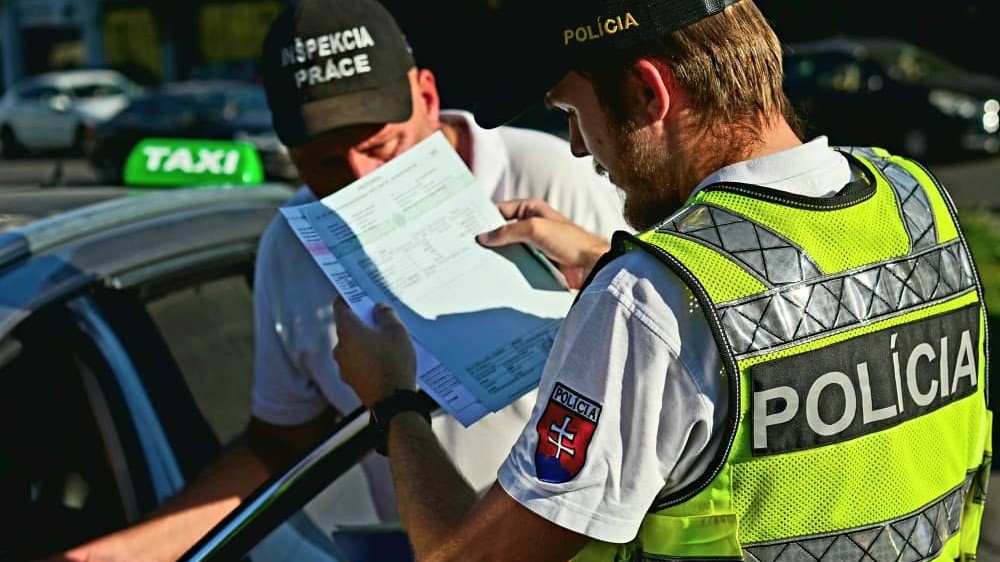 Policajti vypátrali jednu osobu, ktorá bola v systéme zaznamenaná ako hľadaná. 