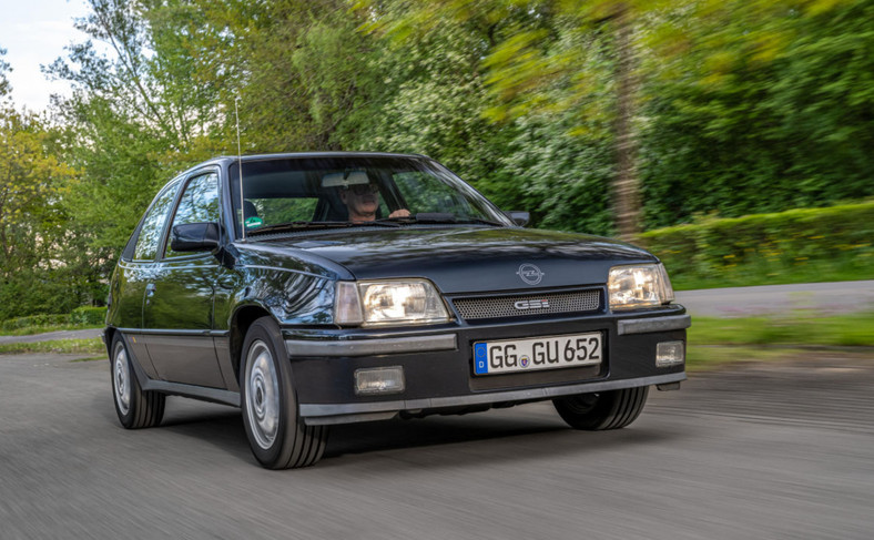 Opel Astra VI kontra Opel Kadett E GSI