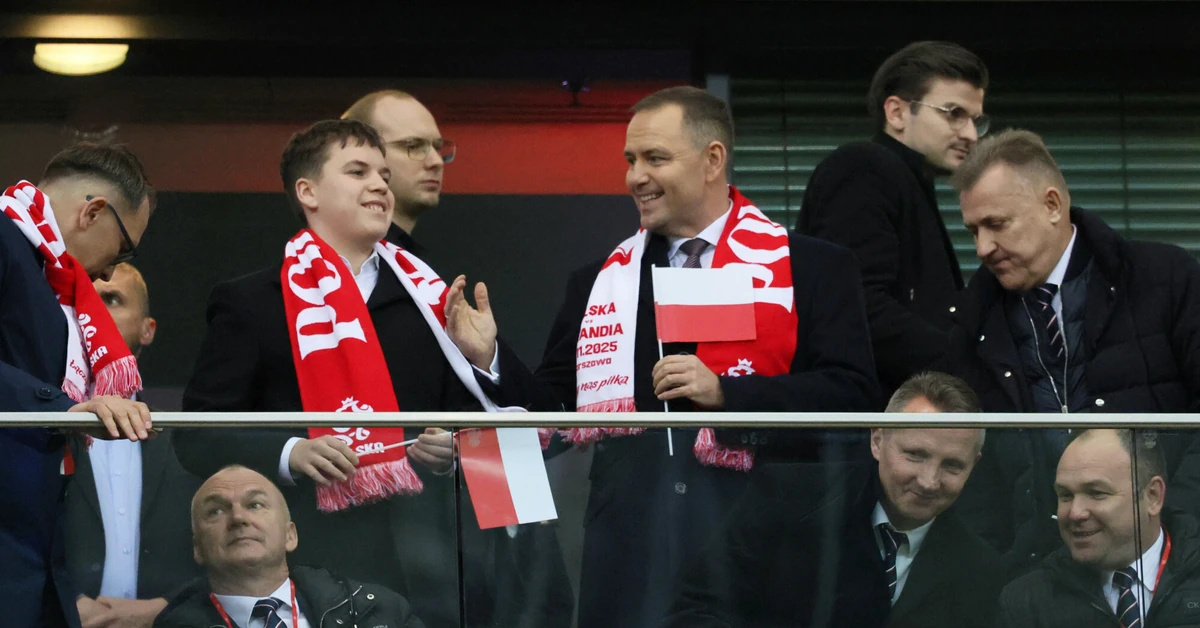 Prezydent Nawrocki na Patriotycznej Pielgrzymce Kibiców na Jasną Górę. Tak powitali go kibice