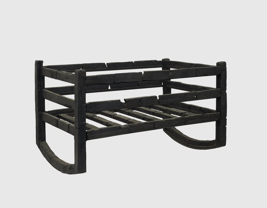 Ugljenisana drvena kolevka ©Soprintendenza Speciale per i Beni Archeologici di Napoli e Pompei / Trustees of the British Museum