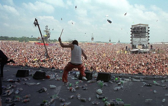 Woodstock '99. Kid Rock zachęcił fanów, by obrzucili go plastikowymi butelkami