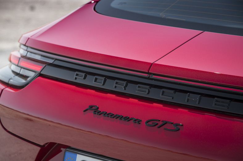 Porsche Panamera GTS - rodzinna rakieta