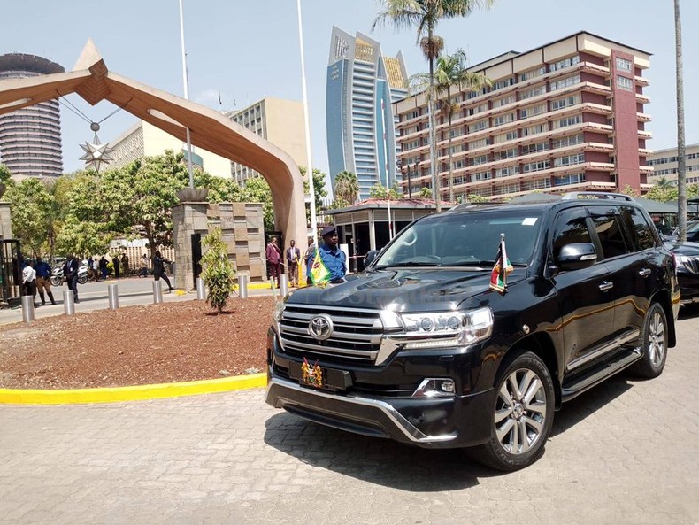 President William Ruto arriving in Parliament in a Toyota Landcruiser 200 series
