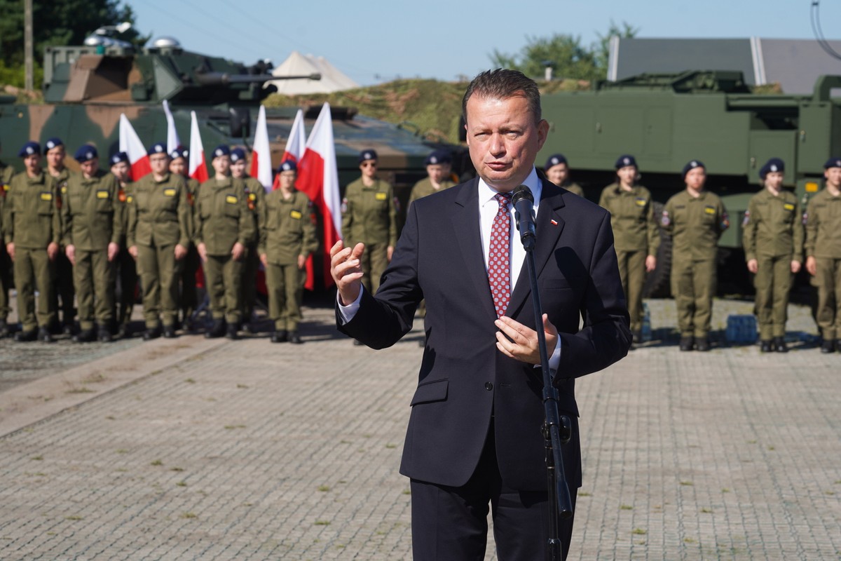 Mariusz Błaszczak podczas targów w Kielcach.