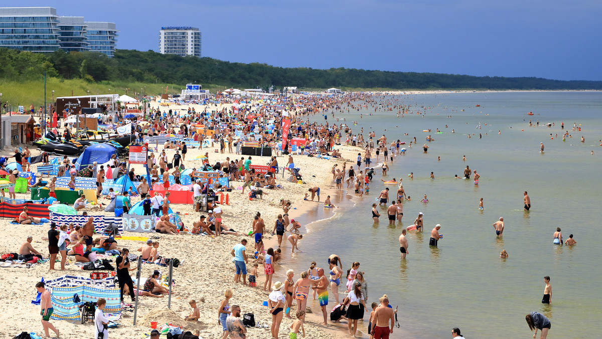 Wakacyjne ekscesy: nie tylko parawany. Tak zachowują się ludzie nad Bałtykiem