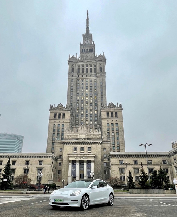 Tesla Model 3 w Warszawie