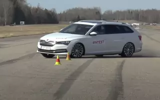 Volkswagen Passat oraz Skody Octavia i Superb oblały test łosia w Szwecji