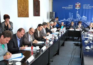 589962_kragujevacpotpisivanje-sporazuma-o-uspostavlanju-nacionalne-mreze-za-tretman-pocinilaca-nasilja240315ras-foto-nebojsa-raus01