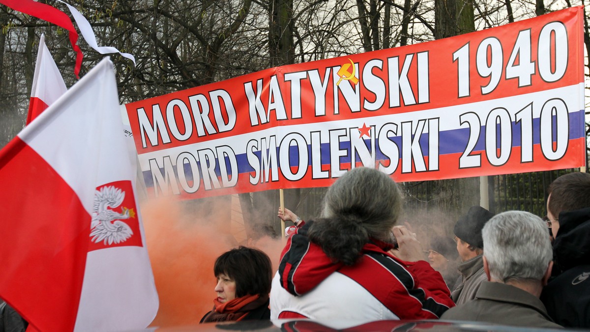 Demonstracja przed ambasadą Rosji, fot. PAP/Radek Pietruszka