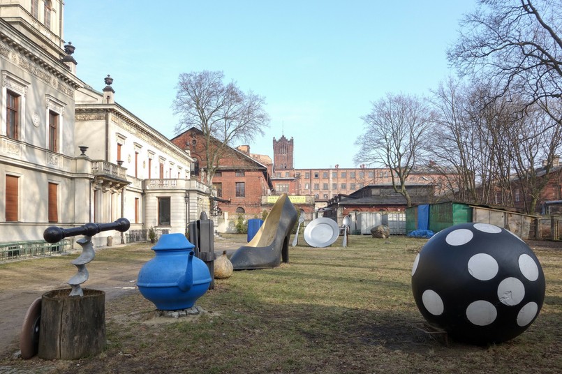 Muzeum Kinematografii w Łodzi - Pałac Karola Scheiblera, plac Zwycięstwa 1 - gdzie stoją rekwizyty z filmu "Kingsajz"