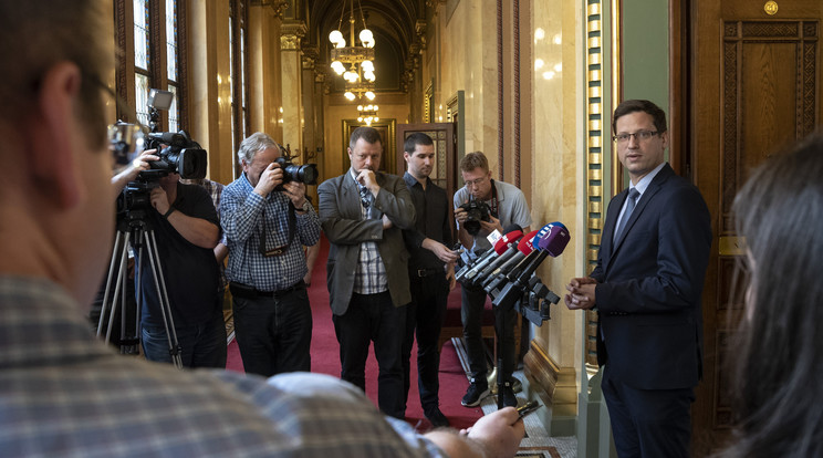 Gulyás Gergely az Országgyűlés alakuló ülését előkészítő tárgyalásokról / Fotó: MTI Szigetváry Zsolt