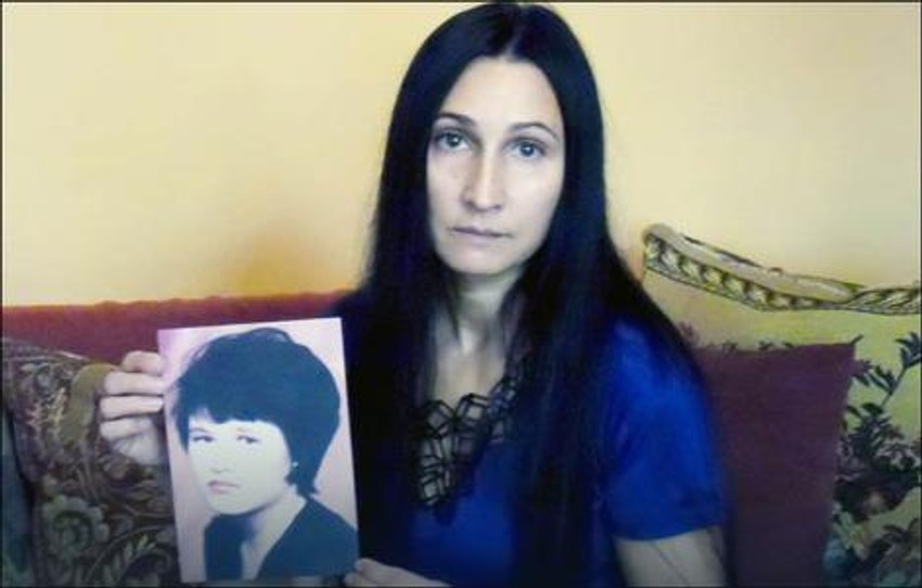 Viktorija Čagajeva sa fotografijom sestre Tatjane, koju je je Popov ubio