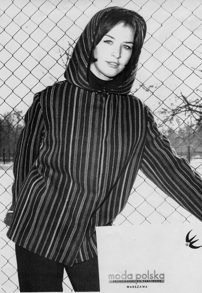 Grażyna Hase prezentuje strój według projektu Jadwigi Grabowskiej. FIS, Zakopane, 1962