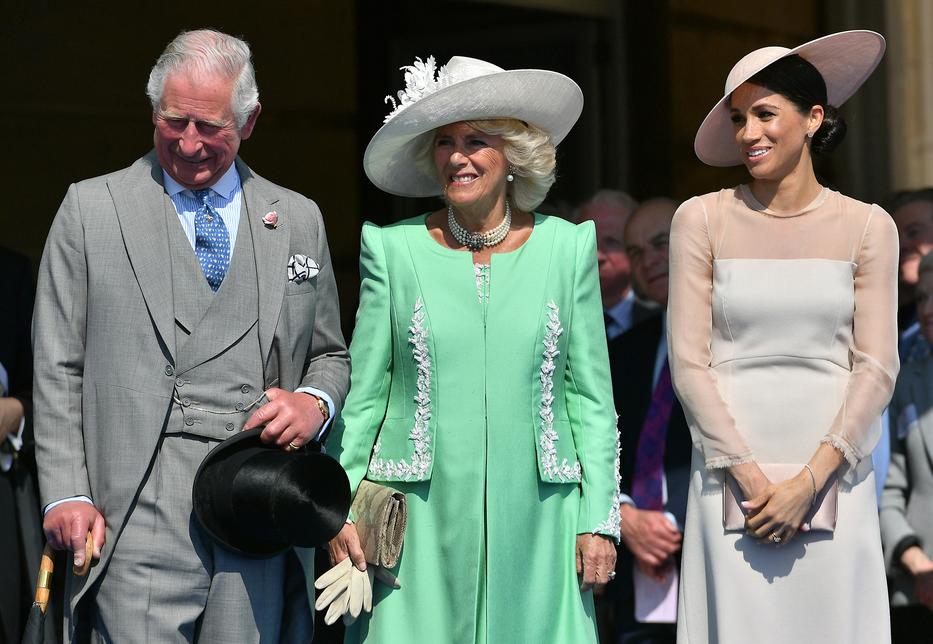 Károly feleségével, Camillával és Meghannal. A herceg szerint a családban nincs hely két királynőnek / Fotó: Northfoto