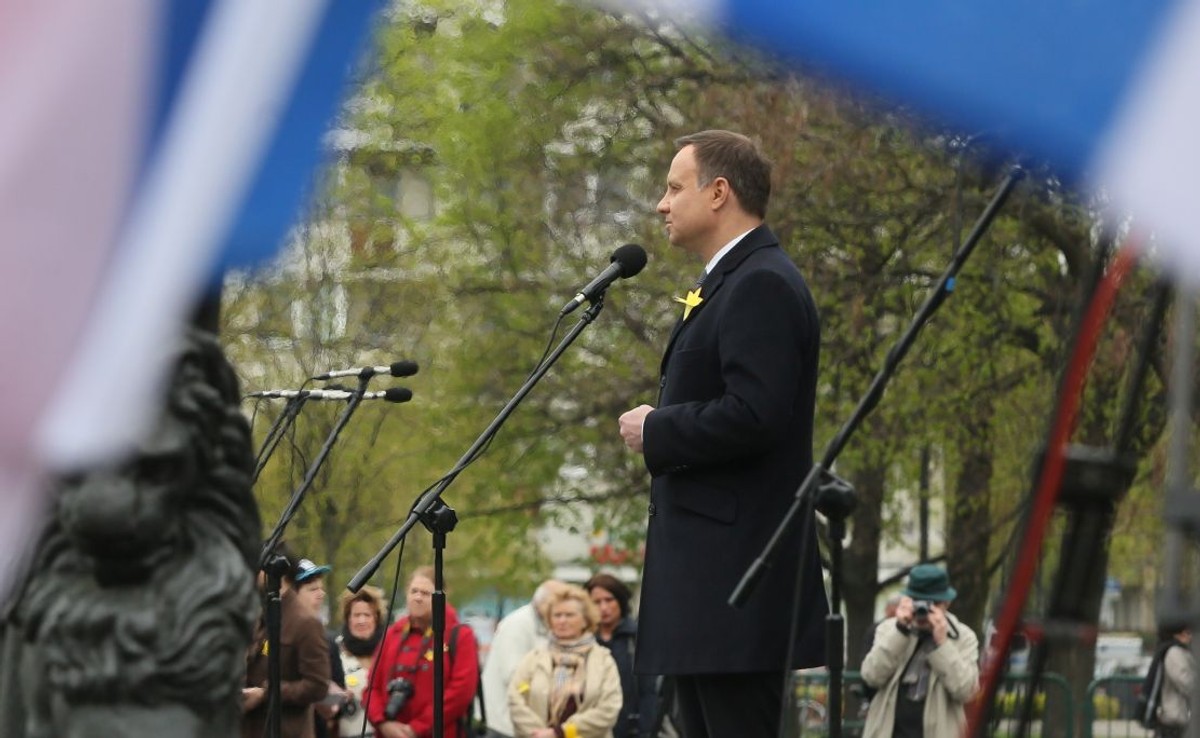 Prezydent Andrzej Duda podczas uroczystości upamiętniających 73. rocznicę wybuchu powstania w getcie warszawskim