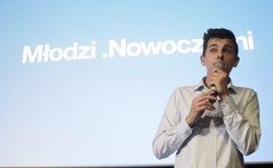 Szef młodzieżówki Nowoczesnej odchodzi z partii. 'Kierunek, w którym zmierza jest mi dość obcy'