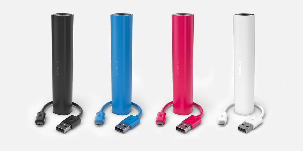 Power bank, czyli zapasowe źródło do naładowania tabletu czy smartfonu, to dziś przedmiot pierwszej potrzeby. Urządzenia mają coraz większe wyświetlacze i coraz więcej funkcji. Zużywają więc coraz więcej energii. Dzięki Nokii USB DC 19 o pojemności 3200 mAh naładujemy telefon nawet tam, gdzie nie mamy dostępu do gniazdka z prądem. Cztery diody informują o stopniu zużycia Power banku. Dostępny w kilku atrakcyjnych kolorach za 125 zł.