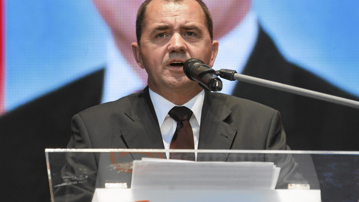 Poseł PO, wiceminister Zbigniew Rynasiewicz będzie nadal przewodniczącym regionu podkarpackiego Platformy Obywatelskiej. W piątek na regionalnym zjeździe wyborczym w Rzeszowie uzyskał 253 głosy. Przeciw było 13 osób, trzy wstrzymały się od głosu.