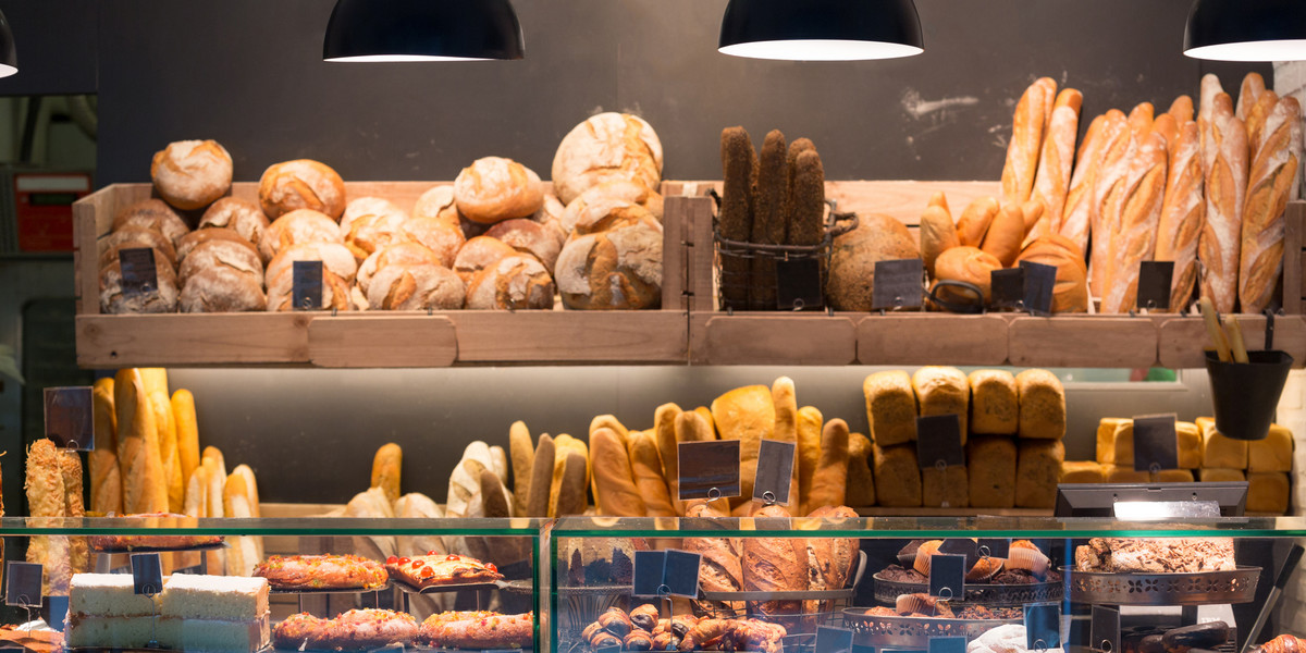 Oprócz białego pszennego chleba w piekarniach dostaniemy wiele innych smacznych i zdrowszych wypieków.