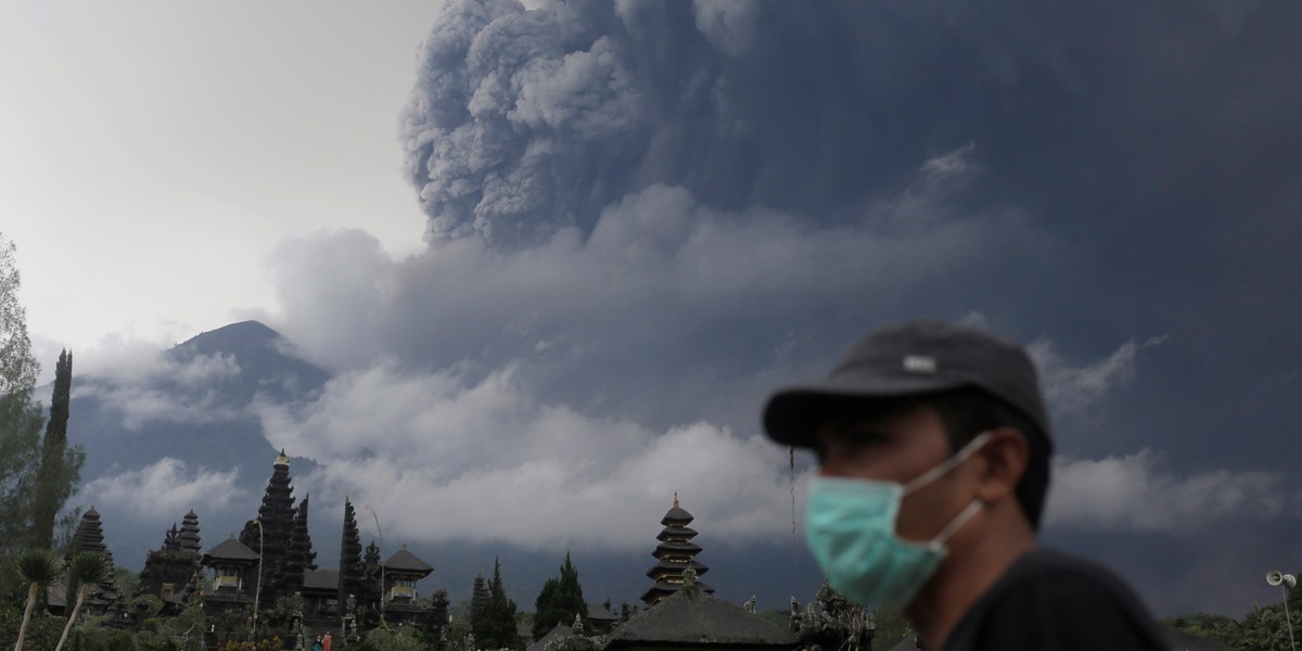 Flights canceled, tens of thousands evacuated after massive Bali volcano erupts