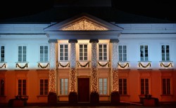 RMF FM: Fiasko programu MON "Kolumna Niepodległości". Nie wybrano żadnego projektu