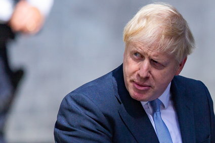 Boris Johnson pręży muskuły, Unia obstaje przy swoim. Brexit znów rozgrzeje Europę