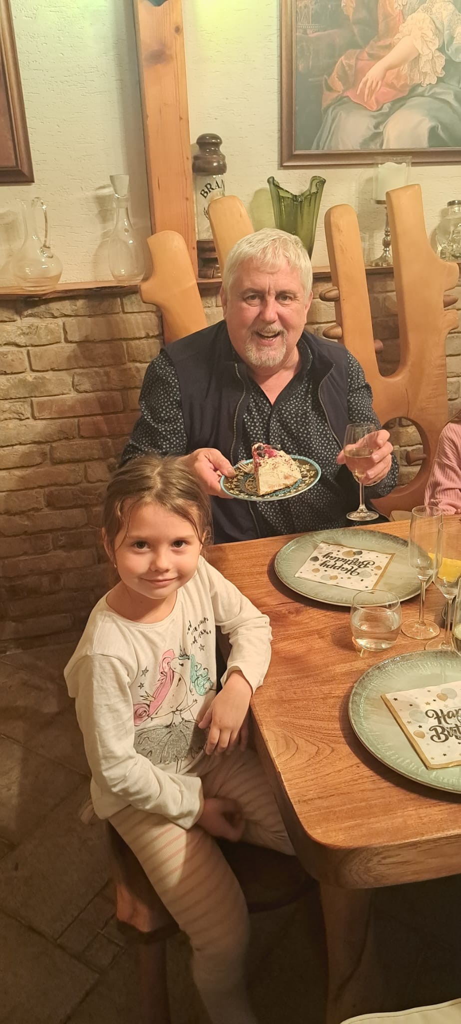 Oliver Andrásy s najmladšou vnučkou Izabelkou.