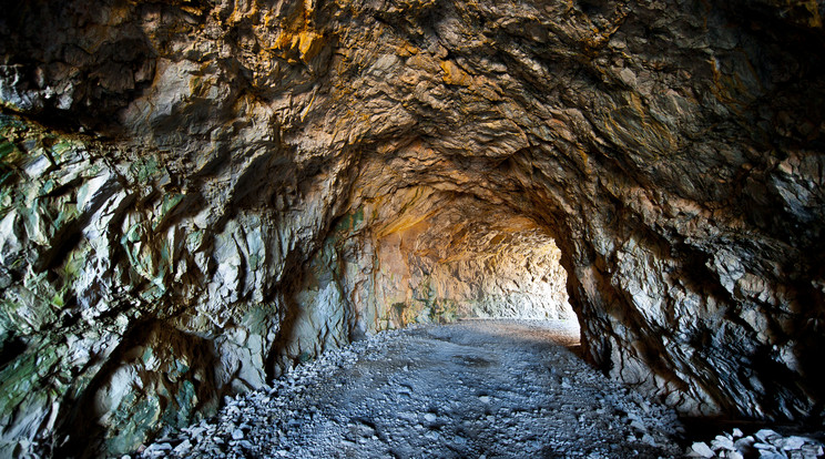 Elhagyott tárna, de azért jön fény az alagút végén / Fotó: Getty Images