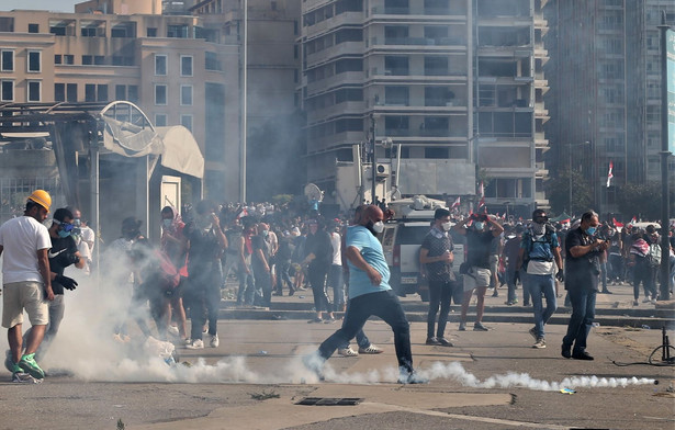 Demonstracje i starcia z policją w Bejrucie. Premier Libanu zapowiedział nowe wybory
