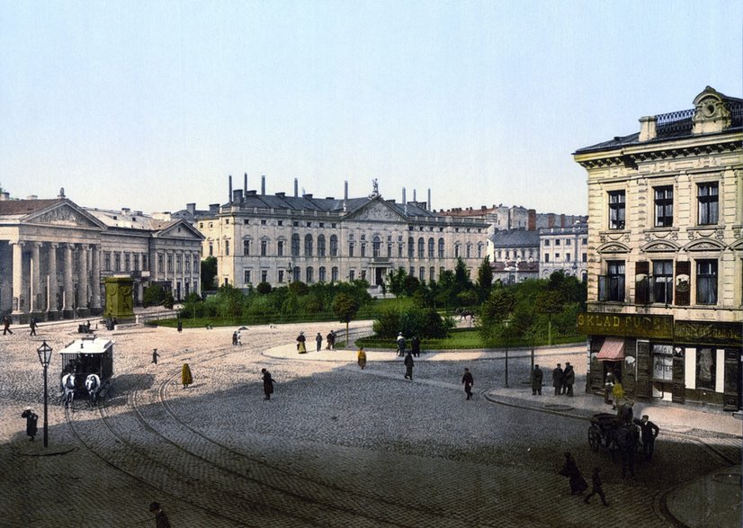 Plac Krasińskich około 1900, w głębi pałac Krasińskich.